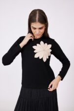 ⁦חולצת הנקה שחורה פרח גדול⁩ – תמונה ⁦6⁩