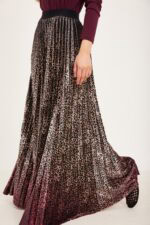 ⁦חצאית פליסה קטיפה אומברה⁩ – תמונה ⁦4⁩