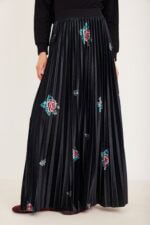 ⁦חצאית פליסה קטיפה פרחים⁩ – תמונה ⁦6⁩