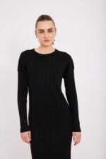 ⁦שמלת סריג שחורה⁩ – תמונה ⁦6⁩