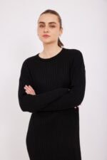 ⁦שמלת סריג שחורה⁩ – תמונה ⁦5⁩