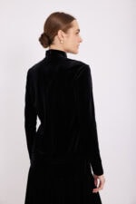 ⁦חולצת קטיפה גולף שחורה⁩ – תמונה ⁦5⁩