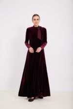 ⁦שמלת קטיפה קשירה בורדו⁩ – תמונה ⁦4⁩