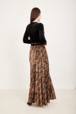 ⁦חלוק קטיפה מנוחשת פליסה⁩ – תמונה ⁦4⁩